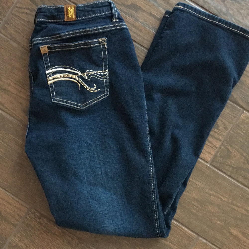 Aura jeans